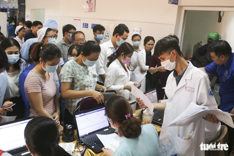 Đang dọn vệ sinh, nghe hiến máu vội nhờ người làm thay để đi - Ảnh 3. Đang dọn vệ sinh, nghe hiến máu vội nhờ người làm thay để đi - Ảnh 3.
