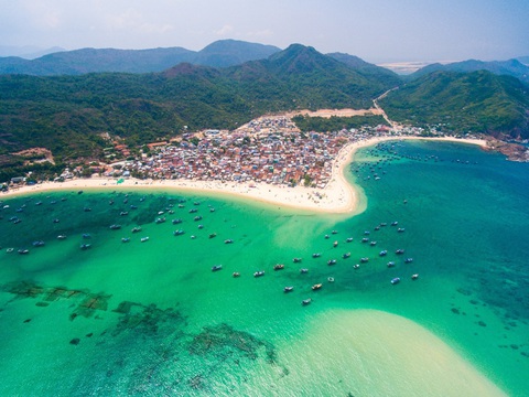 Quy Nhơn, Bình Định: xứng danh thành phố du lịch sạch ASEAN 2020 - Ảnh 1. Quy Nhơn, Bình Định: xứng danh thành phố du lịch sạch ASEAN 2020 - Ảnh 1.