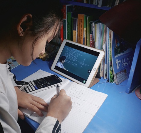 Tranh luận quanh kiến nghị của TP.HCM cho học sinh nghỉ học hết tháng 3 - Ảnh 2. Tranh luận quanh kiến nghị của TP.HCM cho học sinh nghỉ học hết tháng 3 - Ảnh 2.