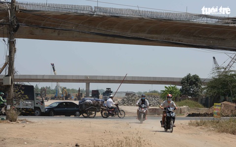 Cao tốc Bến Lức - Long Thành đình trệ: Thiệt hại không chỉ hàng chục triệu đô - Ảnh 3. Cao tốc Bến Lức - Long Thành đình trệ: Thiệt hại không chỉ hàng chục triệu đô - Ảnh 3.