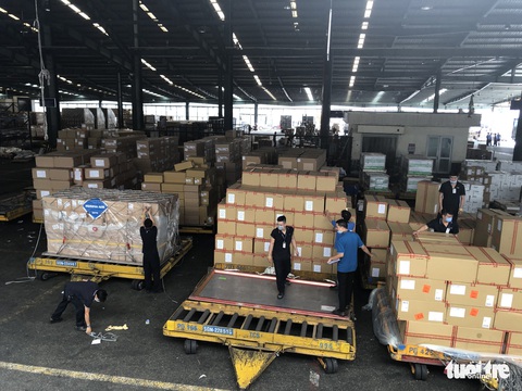 Hàng hóa vận chuyển bằng hàng không bắt đầu phục hồi - Ảnh 4. Hàng hóa vận chuyển bằng hàng không bắt đầu phục hồi - Ảnh 4.