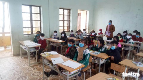 Sở GD-ĐT Nghệ An: phê bình giáo viên đăng ảnh học sinh đeo khẩu trang giấy là sai - Ảnh 2. Sở GD-ĐT Nghệ An: phê bình giáo viên đăng ảnh học sinh đeo khẩu trang giấy là sai - Ảnh 2.