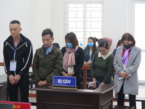 8 năm tù cho bị cáo cầm đầu đường dây đưa người trốn đi châu Âu - Ảnh 1. 8 năm tù cho bị cáo cầm đầu đường dây đưa người trốn đi châu Âu - Ảnh 1.