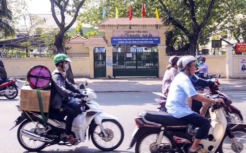 Nơi kiến nghị kéo dài thời gian nghỉ học, nơi muốn đi học lại - Ảnh 2. Nơi kiến nghị kéo dài thời gian nghỉ học, nơi muốn đi học lại - Ảnh 2.