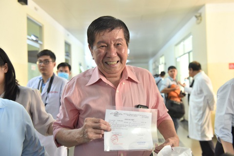 Bệnh nhân cuối cùng xuất viện, TP.HCM không còn người nhiễm COVID-19 - Ảnh 1. Bệnh nhân cuối cùng xuất viện, TP.HCM không còn người nhiễm COVID-19 - Ảnh 1.