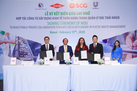 Unilever khởi động hợp tác công tư trong quản lý rác thải nhựa tại Việt Nam - Ảnh 1. Unilever khởi động hợp tác công tư trong quản lý rác thải nhựa tại Việt Nam - Ảnh 1.