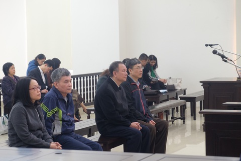 Cựu thứ trưởng Lê Bạch Hồng được giảm 9 tháng tù - Ảnh 2. Cựu thứ trưởng Lê Bạch Hồng được giảm 9 tháng tù - Ảnh 2.