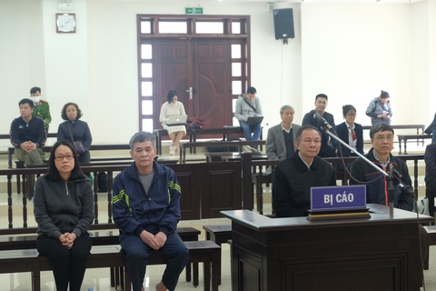 Cựu thứ trưởng Lê Bạch Hồng được giảm 9 tháng tù - Ảnh 1. Cựu thứ trưởng Lê Bạch Hồng được giảm 9 tháng tù - Ảnh 1.