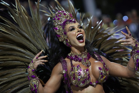 Bạn biết gì về cuộc sống của nữ hoàng vũ hội carnaval? - Ảnh 1. Bạn biết gì về cuộc sống của nữ hoàng vũ hội carnaval? - Ảnh 1.