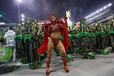 Bạn biết gì về cuộc sống của nữ hoàng vũ hội carnaval? - Ảnh 3. Bạn biết gì về cuộc sống của nữ hoàng vũ hội carnaval? - Ảnh 3.