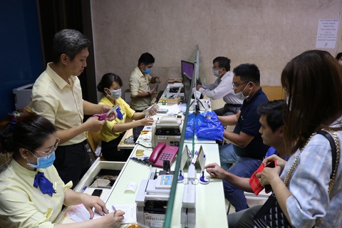 Giá vàng tăng phi mã, lên 49 triệu đồng/lượng - Ảnh 1. Giá vàng tăng phi mã, lên 49 triệu đồng/lượng - Ảnh 1.