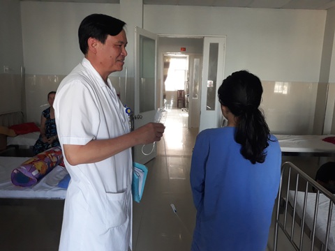 Phẫu thuật chỉnh hình cột sống uốn lượn của thiếu nữ 15 tuổi - Ảnh 2. Phẫu thuật chỉnh hình cột sống uốn lượn của thiếu nữ 15 tuổi - Ảnh 2.