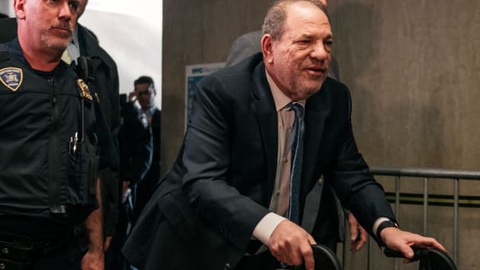 Harvey Weinstein nhập viện sau khi bị kết tội hiếp dâm - Ảnh 2. Harvey Weinstein nhập viện sau khi bị kết tội hiếp dâm - Ảnh 2.