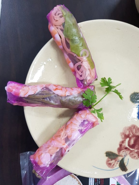 Bún dưa hấu và bánh tráng thanh long giải cứu nông sản thời dịch COVID-19 - Ảnh 7. Bún dưa hấu và bánh tráng thanh long giải cứu nông sản thời dịch COVID-19 - Ảnh 7.