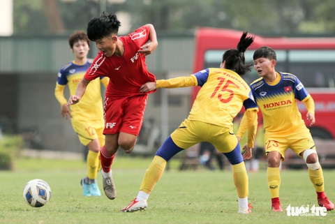 Tuyển nữ Việt Nam thua trắng U16 PVF: HLV Mai Đức Chung vẫn hài lòng - Ảnh 1. Tuyển nữ Việt Nam thua trắng U16 PVF: HLV Mai Đức Chung vẫn hài lòng - Ảnh 1.
