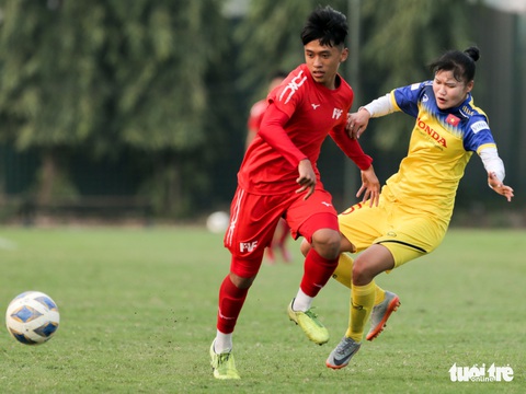 Tuyển nữ Việt Nam thua trắng U16 PVF: HLV Mai Đức Chung vẫn hài lòng - Ảnh 5. Tuyển nữ Việt Nam thua trắng U16 PVF: HLV Mai Đức Chung vẫn hài lòng - Ảnh 5.