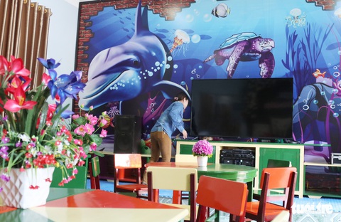 Thầy cô làm thư viện rực rỡ chờ đón học sinh trở lại trường - Ảnh 3. Thầy cô làm thư viện rực rỡ chờ đón học sinh trở lại trường - Ảnh 3.