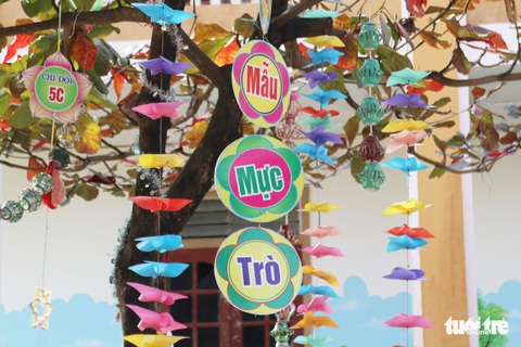 Thầy cô làm thư viện rực rỡ chờ đón học sinh trở lại trường - Ảnh 9. Thầy cô làm thư viện rực rỡ chờ đón học sinh trở lại trường - Ảnh 9.