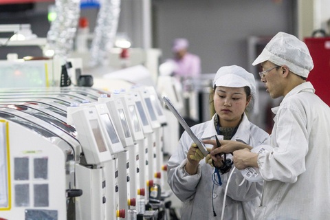 Foxconn thưởng 1.000 USD cho công nhân quay lại làm việc - Ảnh 1. Foxconn thưởng 1.000 USD cho công nhân quay lại làm việc - Ảnh 1.