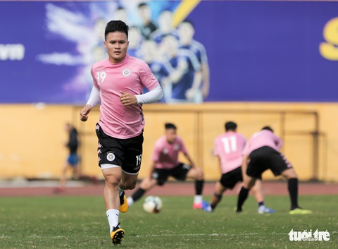Quang Hải, Đình Trọng chưa bình phục, nguy cơ lỡ trận tranh siêu cúp - Ảnh 1. Quang Hải, Đình Trọng chưa bình phục, nguy cơ lỡ trận tranh siêu cúp - Ảnh 1.