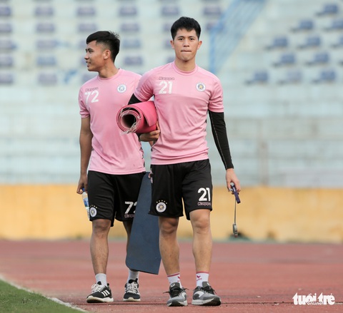 Quang Hải, Đình Trọng chưa bình phục, nguy cơ lỡ trận tranh siêu cúp - Ảnh 5. Quang Hải, Đình Trọng chưa bình phục, nguy cơ lỡ trận tranh siêu cúp - Ảnh 5.