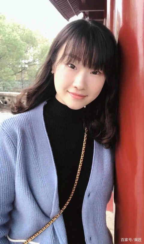 Y tá xinh đẹp mong được cấp người yêu sau dịch COVID-19 - Ảnh 1. Y tá xinh đẹp mong được cấp người yêu sau dịch COVID-19 - Ảnh 1.