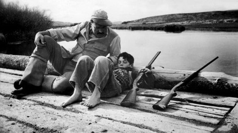 Bí mật Hemingway: Truyện về người con út chuyển giới của nhà văn Hemingway - Ảnh 1. Bí mật Hemingway: Truyện về người con út chuyển giới của nhà văn Hemingway - Ảnh 1.