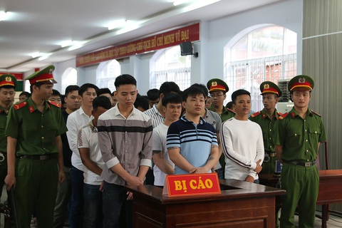 Hỗn chiến sau cờ bạc bịp, một người chết, 35 người lãnh án - Ảnh 1. Hỗn chiến sau cờ bạc bịp, một người chết, 35 người lãnh án - Ảnh 1.