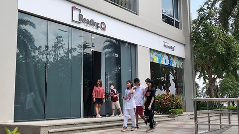 Một trung tâm Anh ngữ ở TP.HCM vẫn hoạt động khi học sinh nghỉ phòng COVID-19 - Ảnh 1. Một trung tâm Anh ngữ ở TP.HCM vẫn hoạt động khi học sinh nghỉ phòng COVID-19 - Ảnh 1.