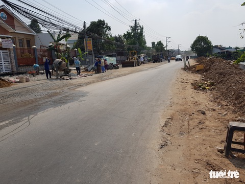 Long Xuyên: sắp đền bù để hoàn thành tỉnh lộ 943 - Ảnh 1. Long Xuyên: sắp đền bù để hoàn thành tỉnh lộ 943 - Ảnh 1.