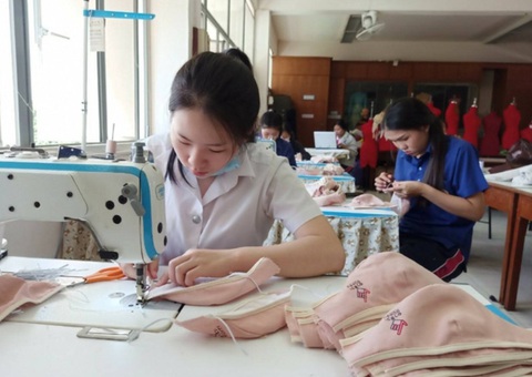 Thái Lan cấp phát khẩu trang cho học sinh toàn quốc - Ảnh 1. Thái Lan cấp phát khẩu trang cho học sinh toàn quốc - Ảnh 1.