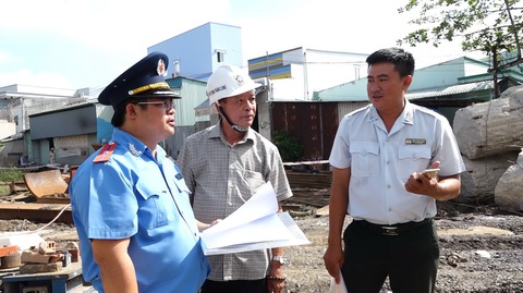 Nhiều nhà thầu đào đường bê bối, cản trở giao thông tại TP.HCM - Ảnh 1. Nhiều nhà thầu đào đường bê bối, cản trở giao thông tại TP.HCM - Ảnh 1.
