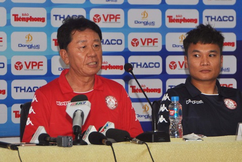 HLV Chung Hae Seong: CLB TP.HCM không ưu tiên một mình Công Phượng - Ảnh 1. HLV Chung Hae Seong: CLB TP.HCM không ưu tiên một mình Công Phượng - Ảnh 1.