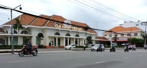 Miễn, giảm phí đổi vé tàu cho sinh viên, học sinh do dịch corona - Ảnh 1. Miễn, giảm phí đổi vé tàu cho sinh viên, học sinh do dịch corona - Ảnh 1.
