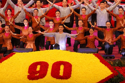 Không thế lực nào cản được Đảng dẫn dắt dân tộc đi lên - Ảnh 5. Không thế lực nào cản được Đảng dẫn dắt dân tộc đi lên - Ảnh 5.