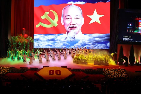 Không thế lực nào cản được Đảng dẫn dắt dân tộc đi lên - Ảnh 3. Không thế lực nào cản được Đảng dẫn dắt dân tộc đi lên - Ảnh 3.