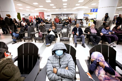 Đu trend khai nhiễm virus corona khiến máy bay phải quay đầu - Ảnh 2. Đu trend khai nhiễm virus corona khiến máy bay phải quay đầu - Ảnh 2.