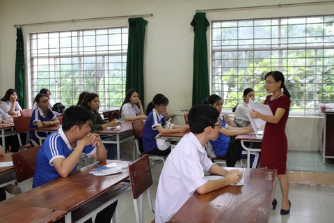 Học sinh lớp 12 sốt ruột vì dịch cúm - Ảnh 1. Học sinh lớp 12 sốt ruột vì dịch cúm - Ảnh 1.