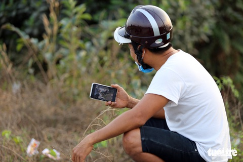 Bắt chưa được Tuấn ‘khỉ’ lại phải mướt mồ hôi với người dân đến livestream - Ảnh 3. Bắt chưa được Tuấn ‘khỉ’ lại phải mướt mồ hôi với người dân đến livestream - Ảnh 3.