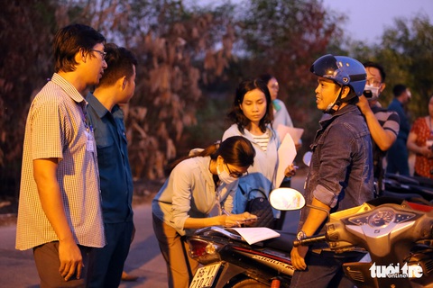 Bắt chưa được Tuấn ‘khỉ’ lại phải mướt mồ hôi với người dân đến livestream - Ảnh 5. Bắt chưa được Tuấn ‘khỉ’ lại phải mướt mồ hôi với người dân đến livestream - Ảnh 5.