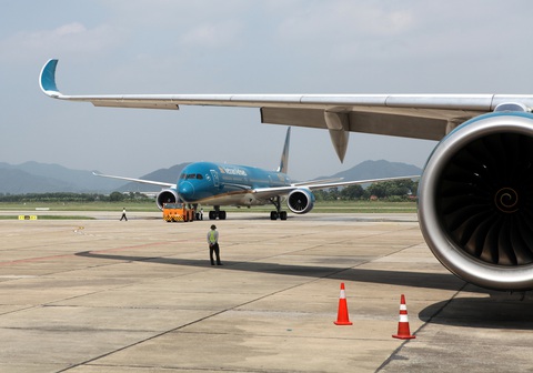 Vietnam Airlines dừng bay Hà Nội đến Ma Cao, Hong Kong từ ngày 6-2 - Ảnh 1.