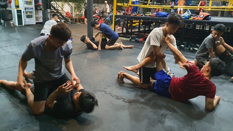 Đi tìm bụng 6 múi - Kỳ 2: Thay đổi mình với MMA - Ảnh 1. Đi tìm bụng 6 múi - Kỳ 2: Thay đổi mình với MMA - Ảnh 1.