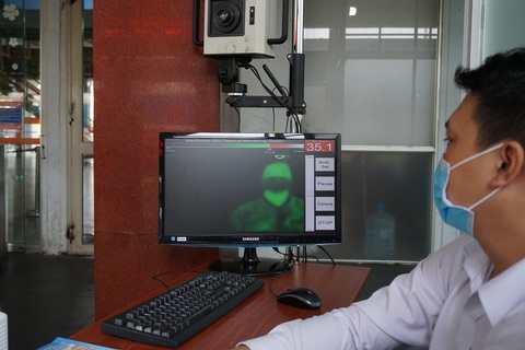 Kiểm tra thân nhiệt hành khách tại ga Sài Gòn chống dịch do virus corona - Ảnh 3. Kiểm tra thân nhiệt hành khách tại ga Sài Gòn chống dịch do virus corona - Ảnh 3.