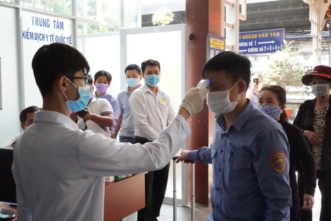 Kiểm tra thân nhiệt hành khách tại ga Sài Gòn chống dịch do virus corona - Ảnh 5. Kiểm tra thân nhiệt hành khách tại ga Sài Gòn chống dịch do virus corona - Ảnh 5.
