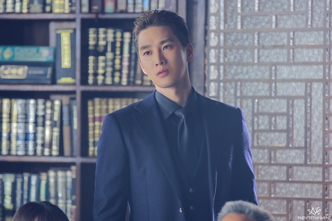 Park Seo Joon tái xuất màn ảnh với vai cựu tù nhân trong Itaewon Class - Ảnh 3. Park Seo Joon tái xuất màn ảnh với vai cựu tù nhân trong Itaewon Class - Ảnh 3.