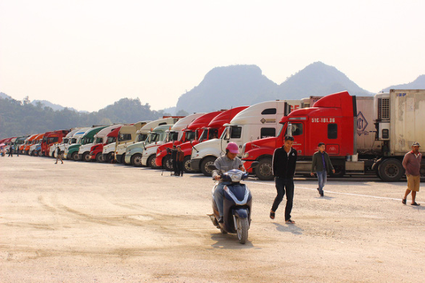 Nhiều chợ biên giới Trung Quốc đóng đến hết tháng, hàng nông sản càng hẹp cửa - Ảnh 1. Nhiều chợ biên giới Trung Quốc đóng đến hết tháng, hàng nông sản càng hẹp cửa - Ảnh 1.