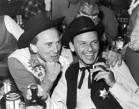 Huyền thoại điện ảnh Mỹ Kirk Douglas qua đời ở tuổi 103 - Ảnh 6. Huyền thoại điện ảnh Mỹ Kirk Douglas qua đời ở tuổi 103 - Ảnh 6.