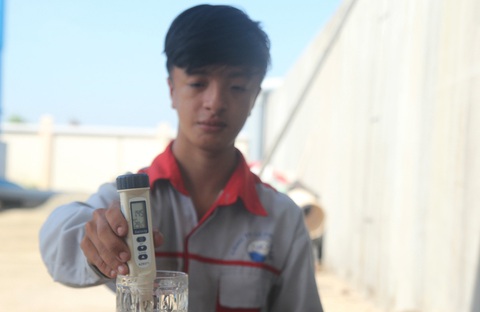 Hồ chứa nước ngọt lớn nhất miền Tây mặn chát! - Ảnh 1. Hồ chứa nước ngọt lớn nhất miền Tây mặn chát! - Ảnh 1.