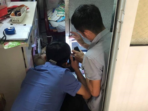 Một người dân báo bị trộm đột nhập vào nhà lấy gần 500 triệu đồng - Ảnh 2. Một người dân báo bị trộm đột nhập vào nhà lấy gần 500 triệu đồng - Ảnh 2.