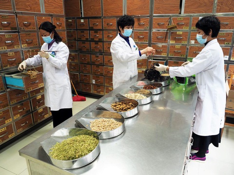 Trong đại dịch corona, dân Trung Quốc lùng mua thuốc trị HIV - Ảnh 1. Trong đại dịch corona, dân Trung Quốc lùng mua thuốc trị HIV - Ảnh 1.